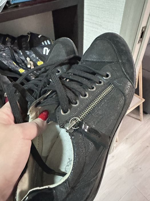 Продам обувь женскую размер 37