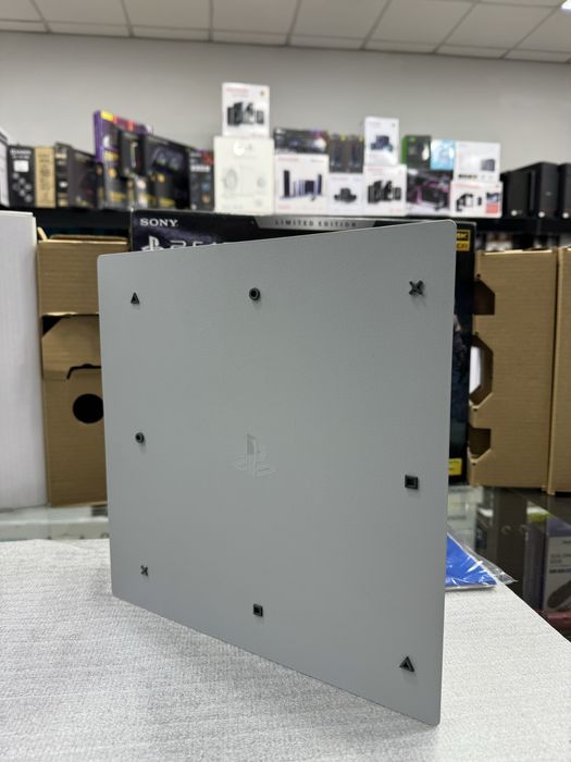Ps 4 Pro 1TB Limited Edition GoD of WaR Oyin bor tayor