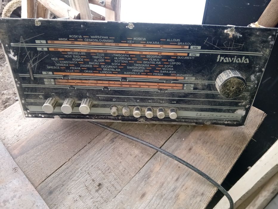 Pentru piese ,lămpi, colectionari