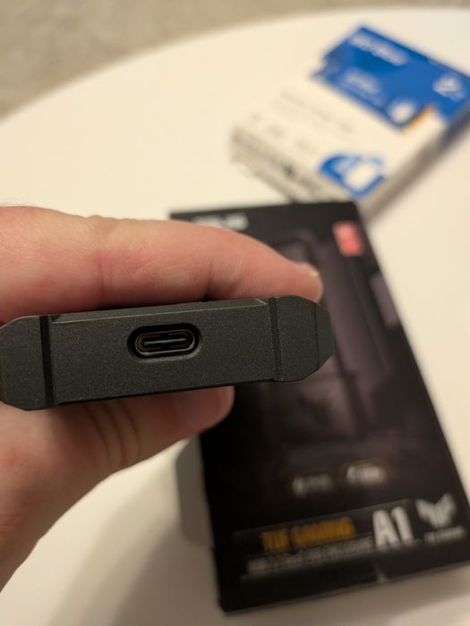 Rack SSD Asus Tuf Gaming și SSD WD Blue M2 2TB