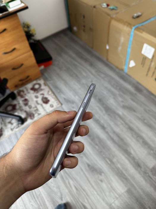 Vand samsung j6 aproape nou