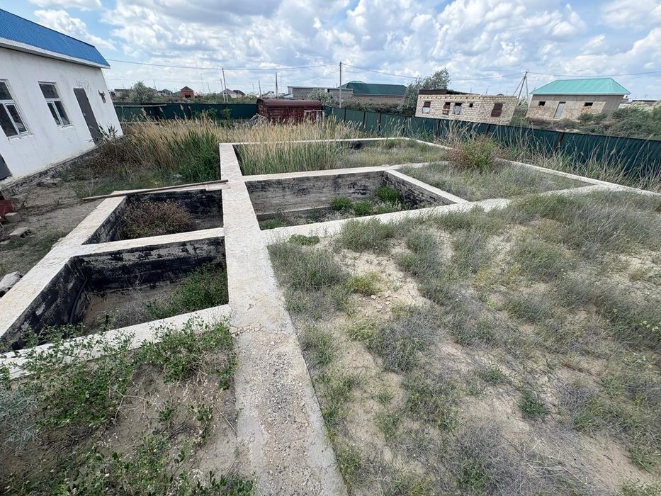 Участок с времянкой мкр. Байтерек