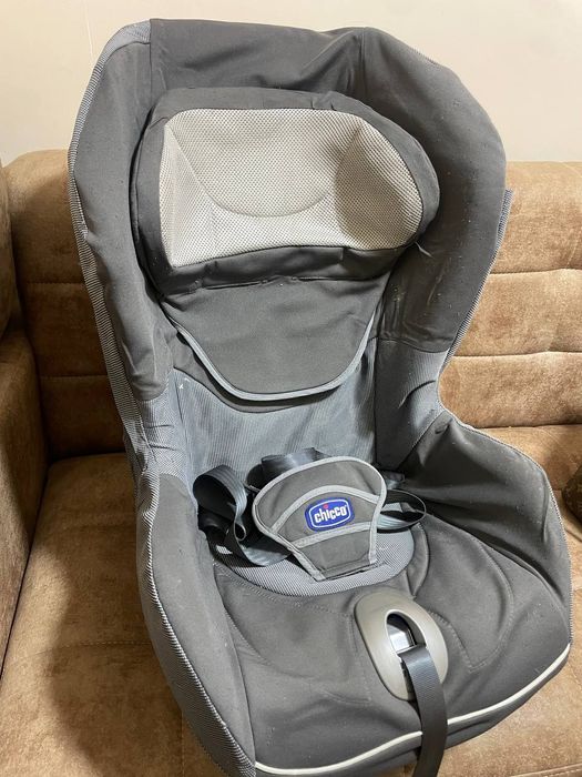 Продаю автокресло Chicco