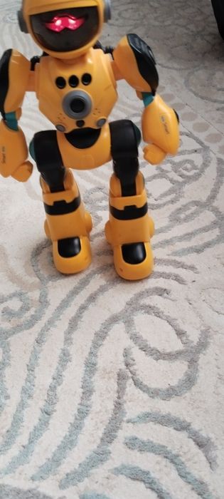 Робот игрушка говорящий