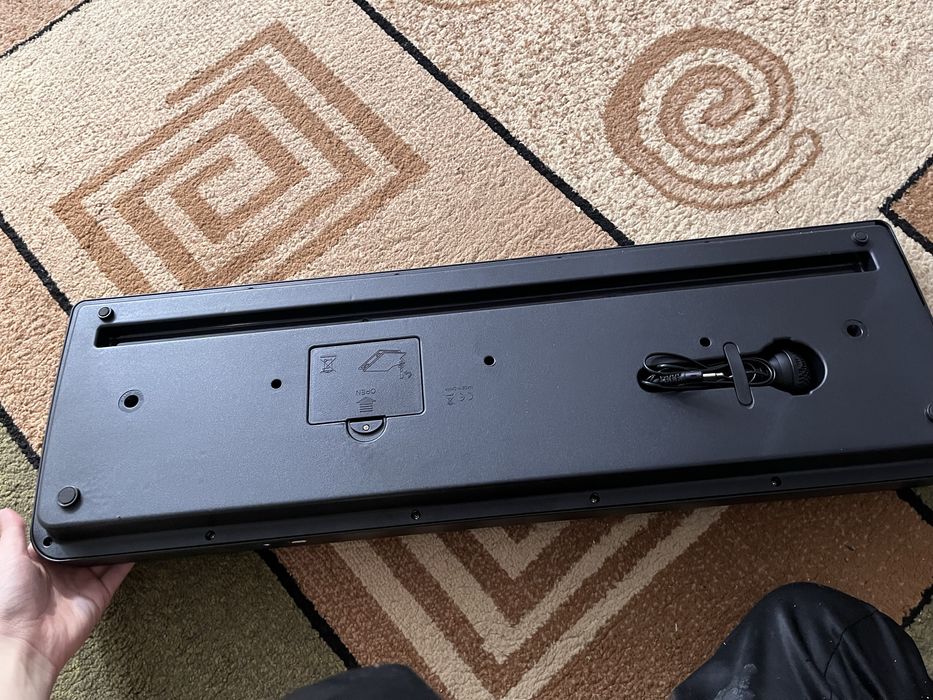 Продам синтезатор