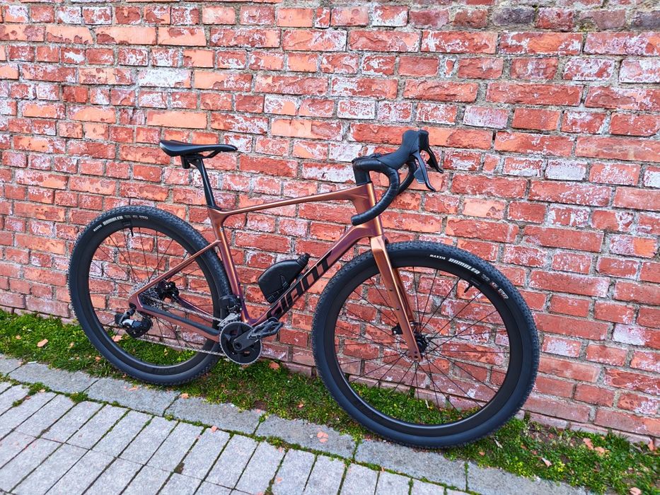 Bicicleta  Gravel  Full  Carbon  GIANT  REVOLT  ADVANCED  1  PRO  !! 2025  ! 2 x 12 Axs