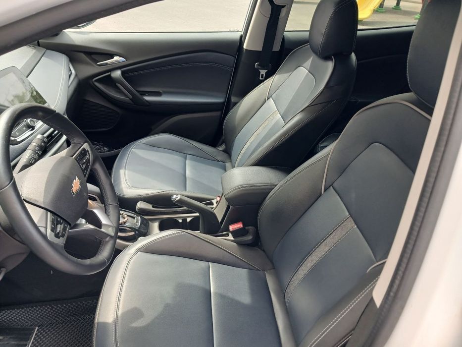 Tracker 2. Premier Plus.