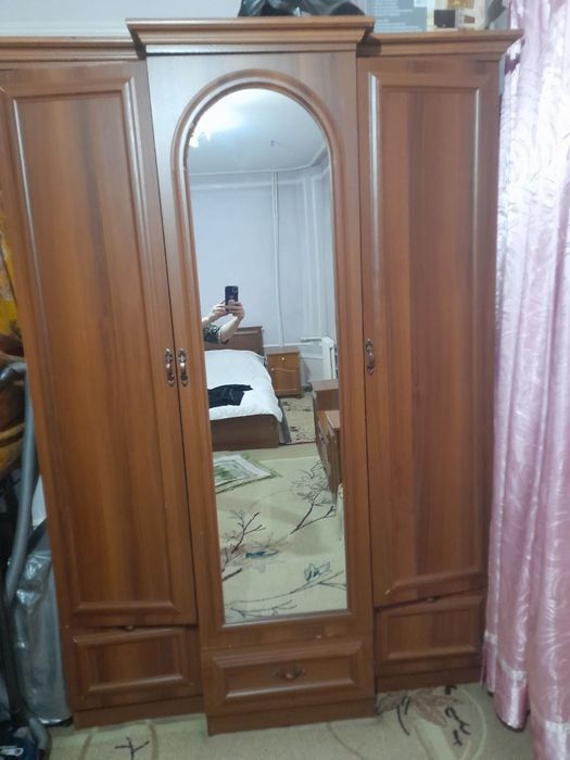 Спальный гарнитур сотилади холати яхши синган жойи йук .
