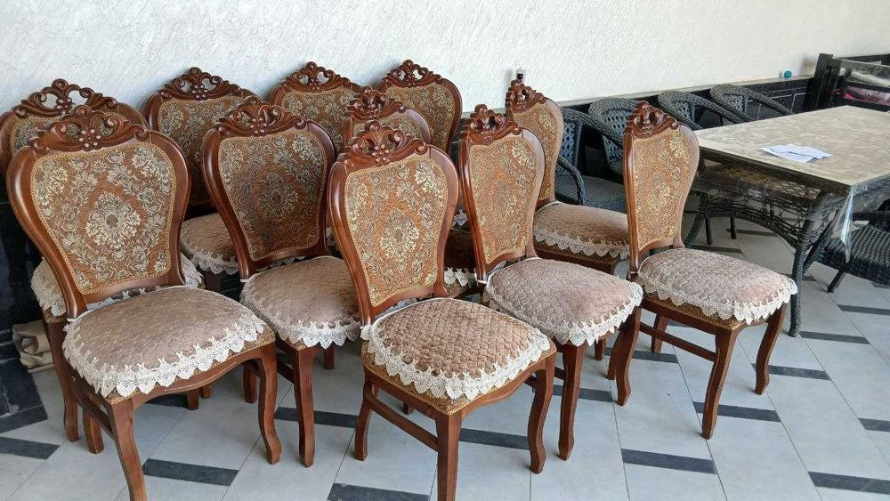 Stol va stullar yangidek