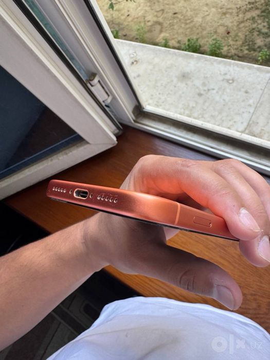 Iphone 17 pro orange