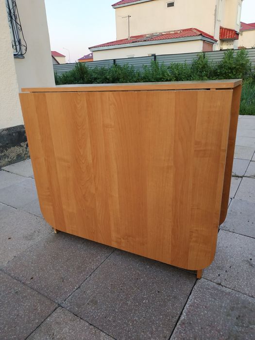 Продам стол книжку