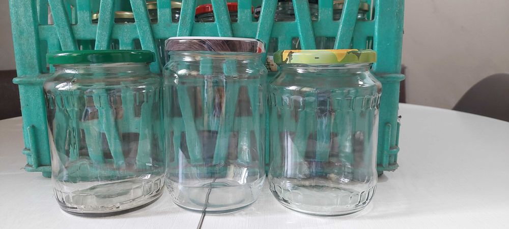 Буркани и бутилки