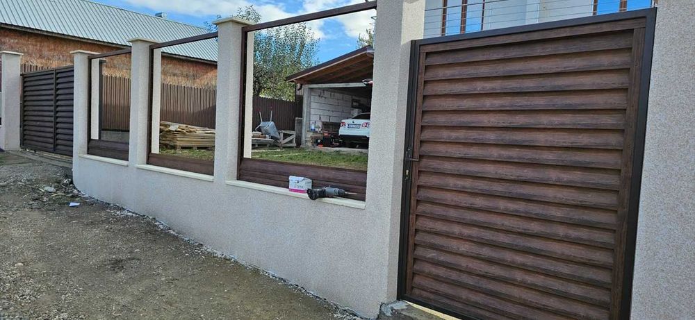 Garduri si porti din panouri stil jaluzele si alte modele disponibile