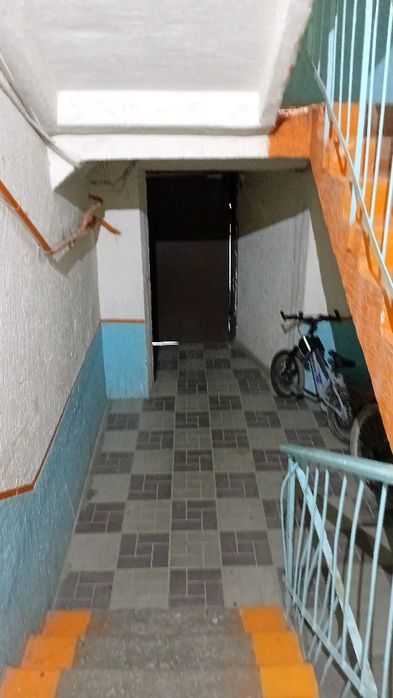Продам 2х ком.кв.в 8мкр.д 12