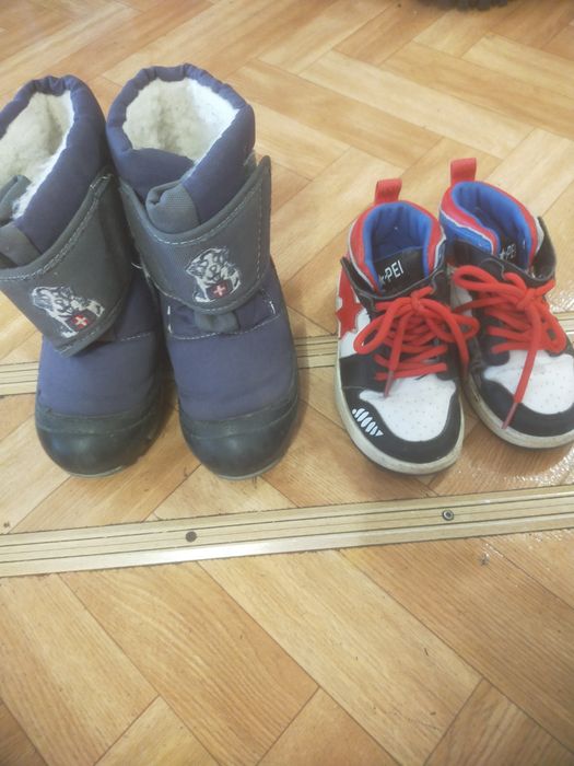 Продаю детскую обувь