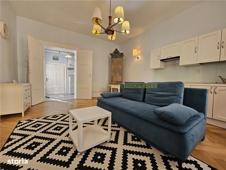 Apartament deosebit cu 2 camere de inchiriat in Centrul Istoric Brasov — fotografia 1