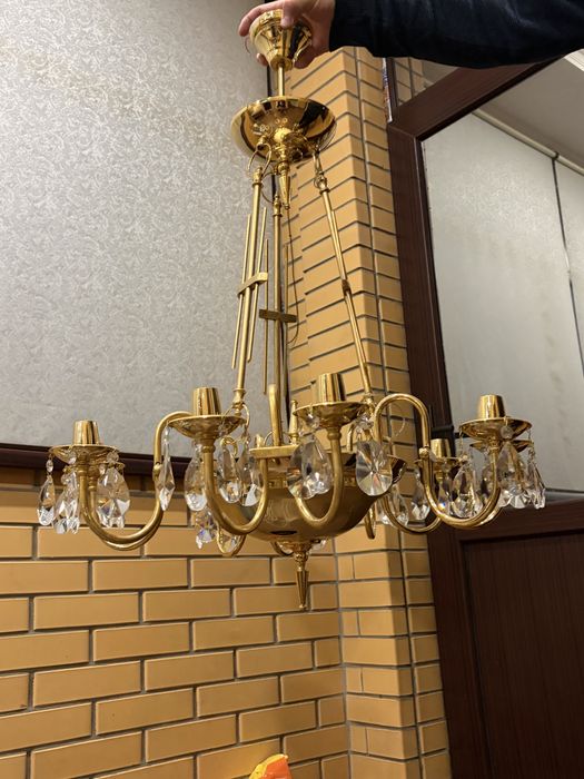 Продам люстру в хорошем состоянии