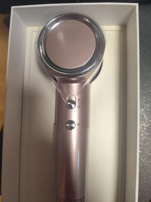 Uscaror profesional Raf 4503-  1600 w , ionizator - 2 viteze și 3 trep