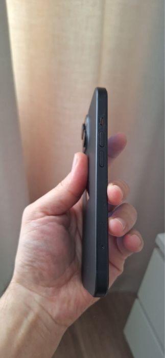 Продам Iphone 15 на 128 гб