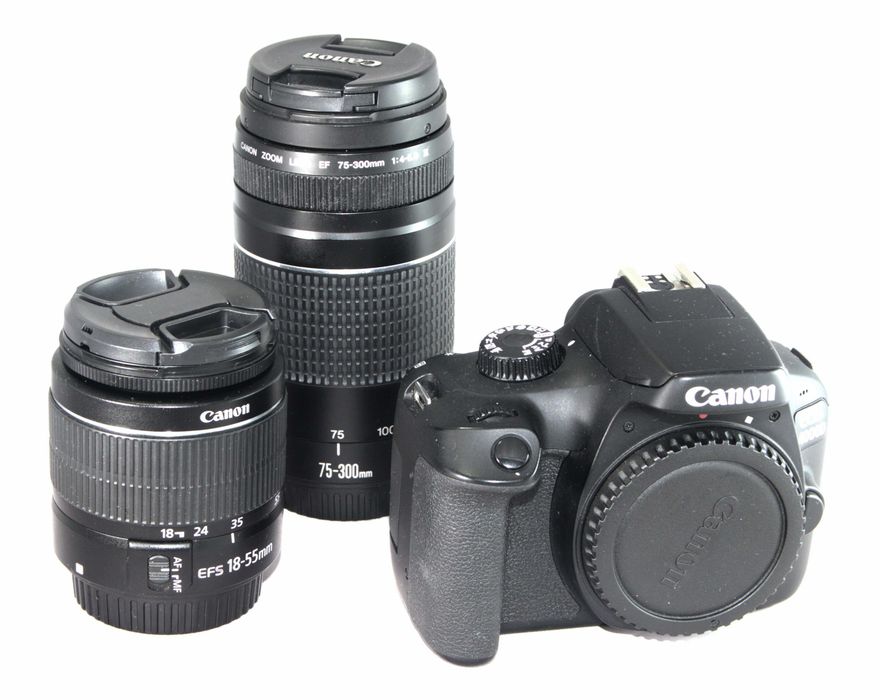 Комплект камера Canon EOS 4000D с обективи