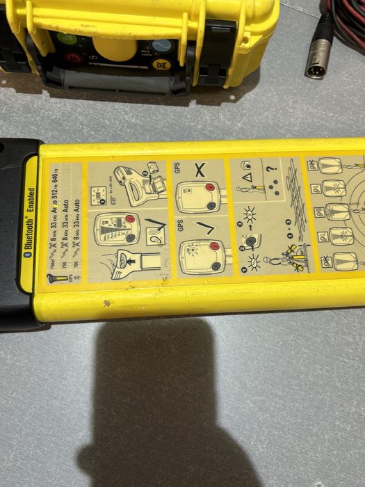 Ezicat i750 detector utilitati  cabluri conducte apa gaz etc Leica