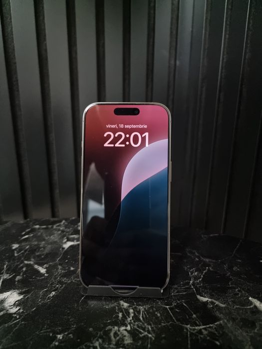 Noble Amanet - iPhone 16 Pro, 256GB, 89%