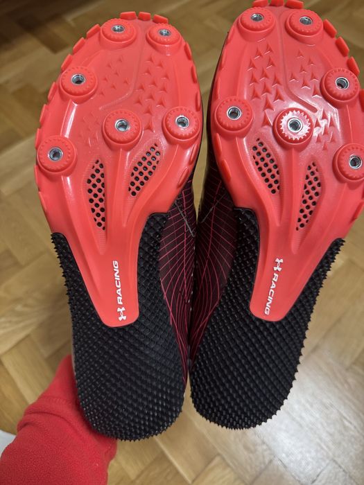 Шпайкове Under Armour