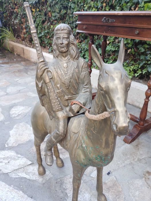 Бронзови статетки -Винету и Олд Шетърхенд