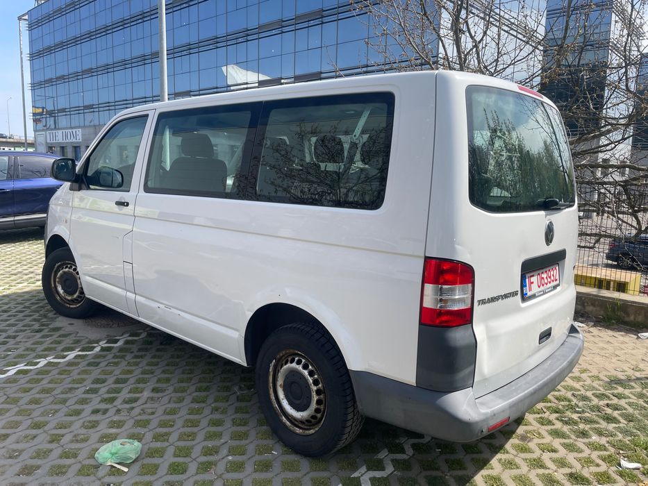 Vânzare Vw Transporter 2.0 TDI 8+1 locuri 7000 euro