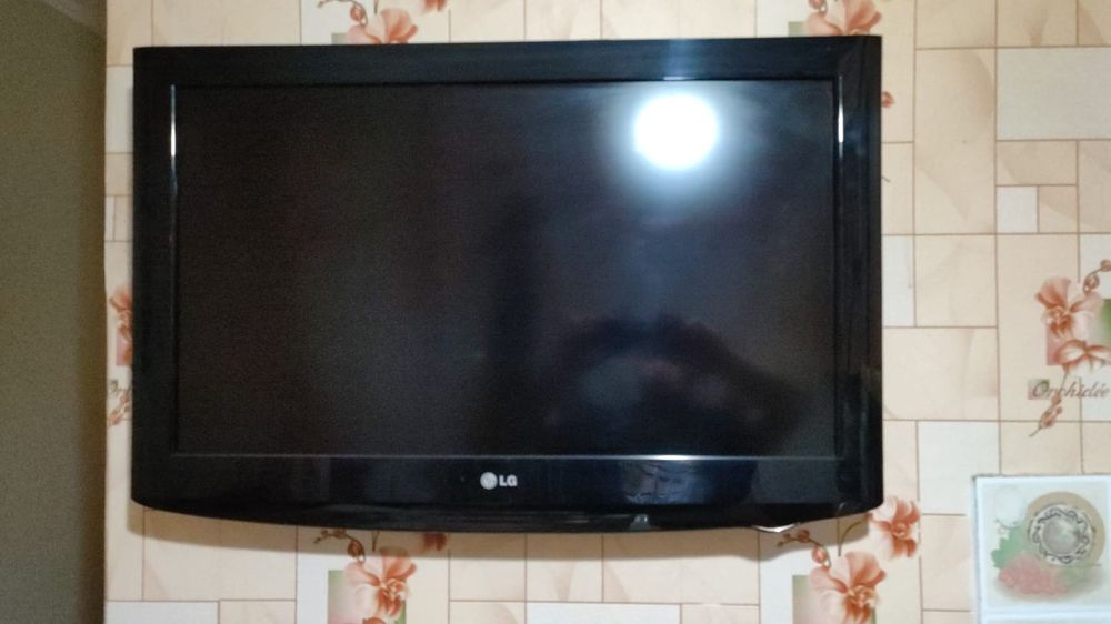 Продам телевизор LG