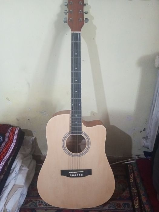 Гитара акустическая