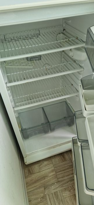 Отдам не работающий холодильник