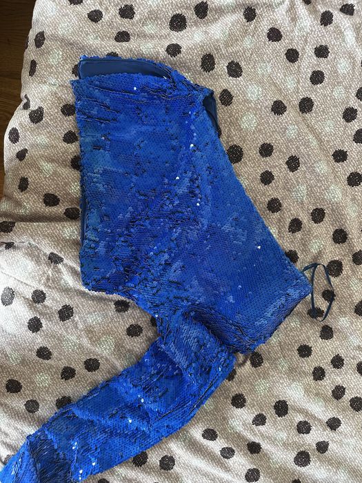 Бюстиета в различен цвят