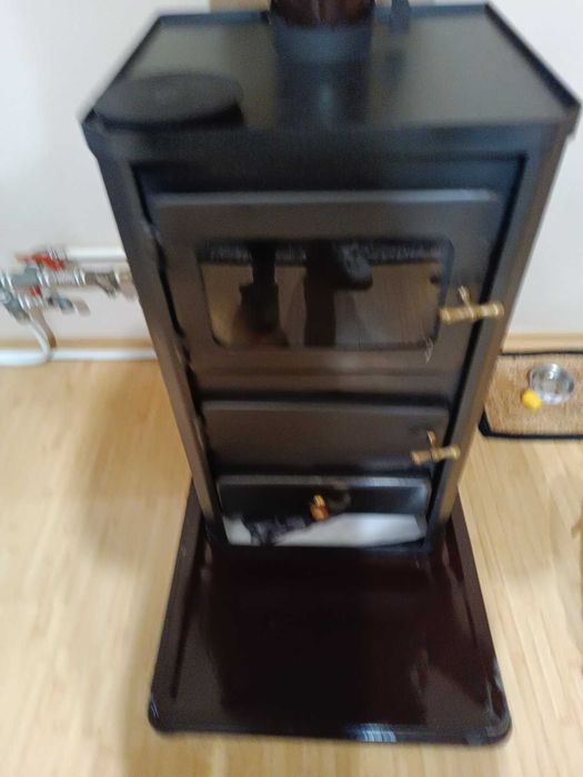 Камина с водна риза Прити, помпа и бурии