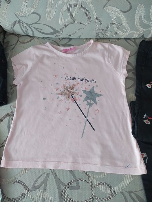 Лот летни дрехи за момичета в отлично състояние са 4-5 год.