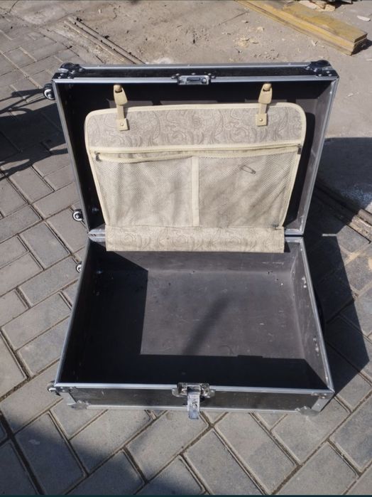 Чемодан, транспортировочный кейс