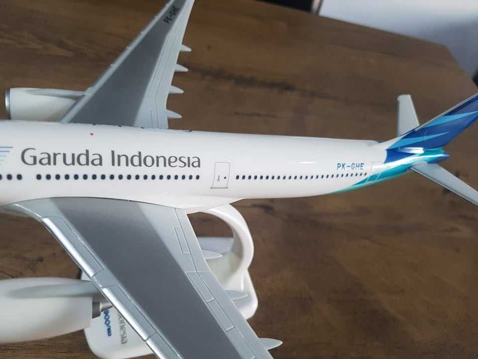 Macheta avion Garuda Indonesia | Decoratie | Perfect pentru cadou