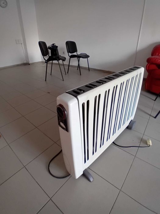 Продавам стол еко кожа