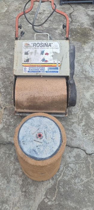 Masina curatat rosturi ROSINA