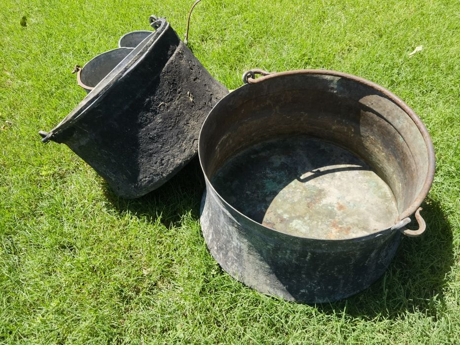 Стари медни съдове! Тиган, малко котле и два големи котела!