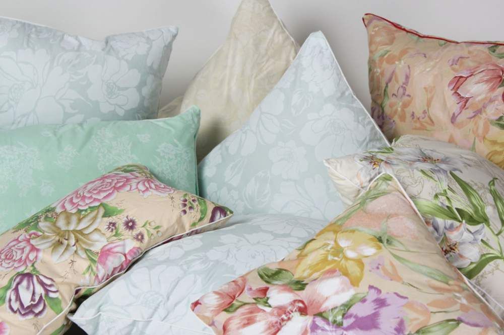 Подушки ватные и синтепоновые (оптом)