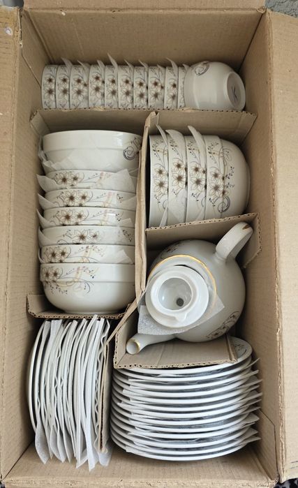 Продаются фарфоровая посуда и хрусталь