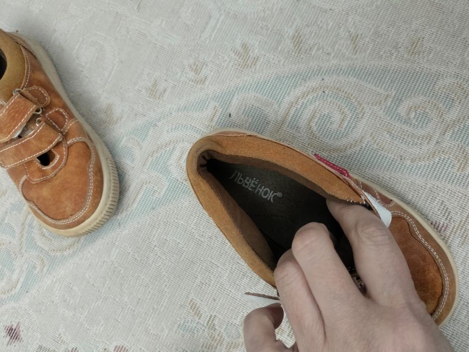 Продам детские ботинки.