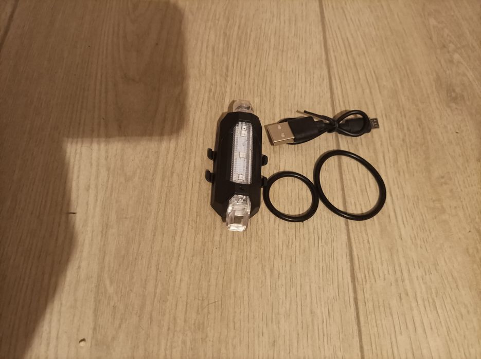 Презареждащи фарове за велосипеди с звукови ефекти