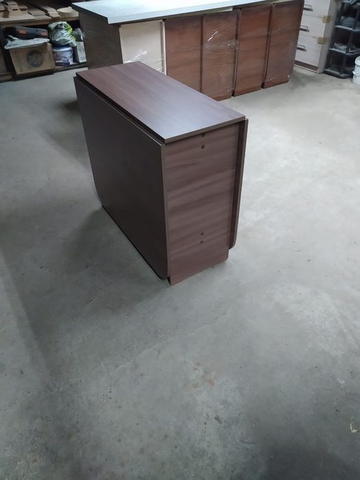 Продажа новых столов- книжек