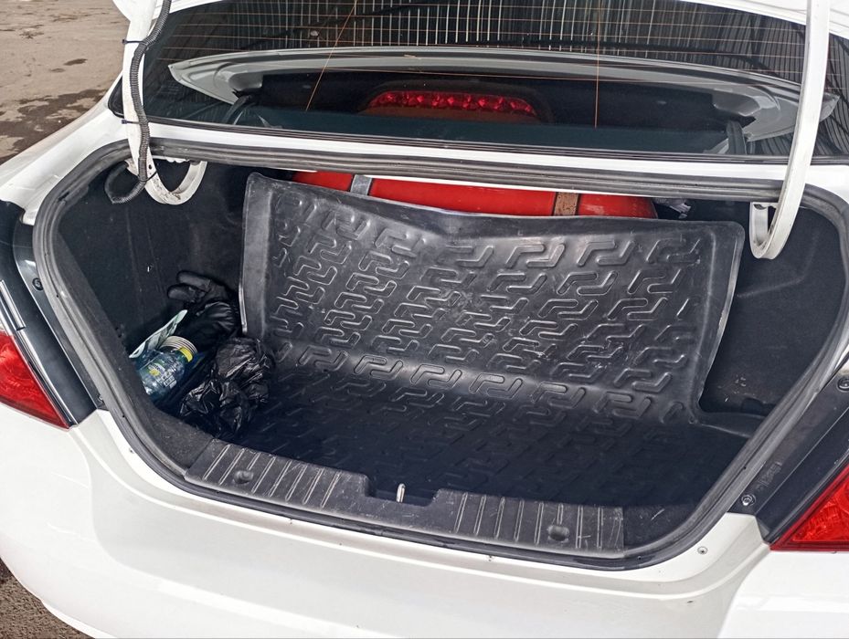 Nexia 3 sotiladi 2020 mexanika 165ming metan benzin