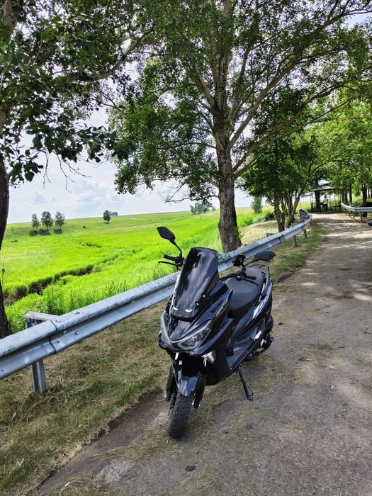 Продам скутер макси 150