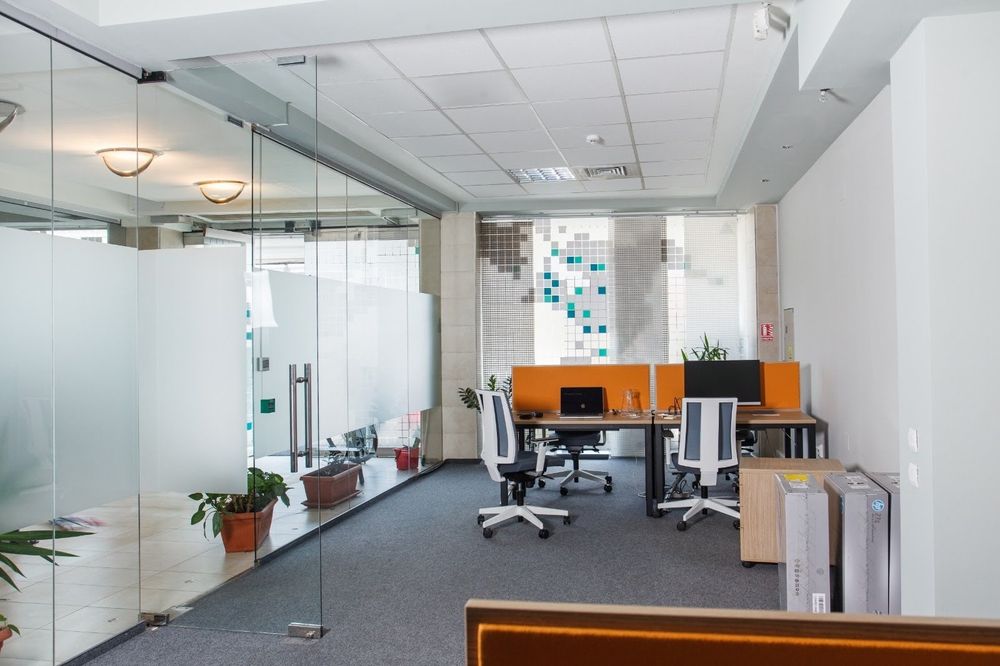 Vând mobilier pentru birou