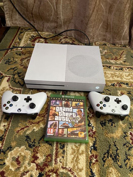 Продам Xbox one s в идеальном состоянии