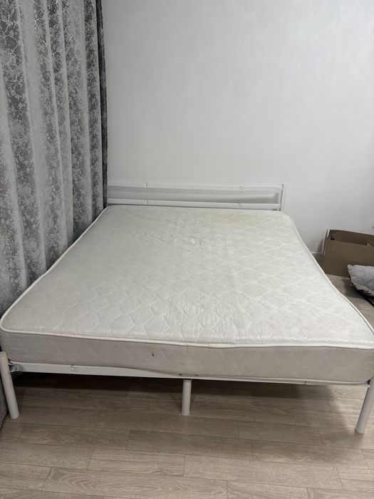 Продам кровать вместе с матрасом